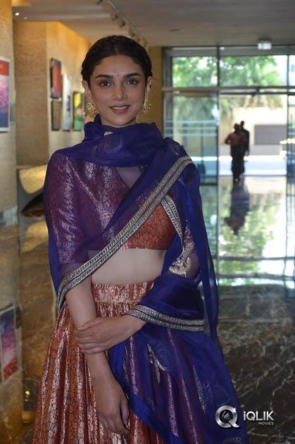 Aditi-Rao-At-Cheliyaa-Movie-Audio-Launch